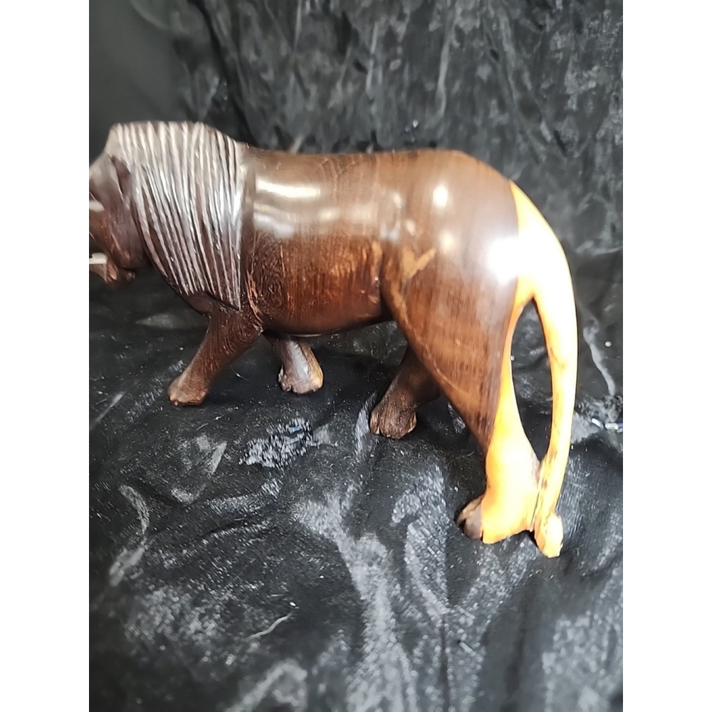 Vintage Hand Carved Wooden African Lion Figure Sculpture - Picture 4 of 10